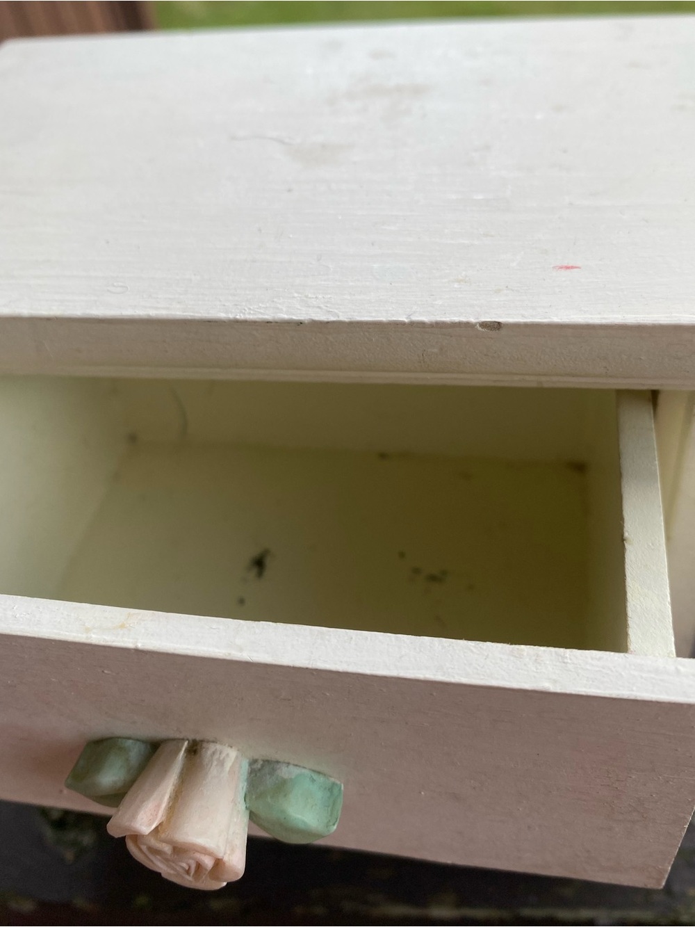 Adorable Pink Mini Jewelry Chest with Rose Pulls - Picture 3 of 4